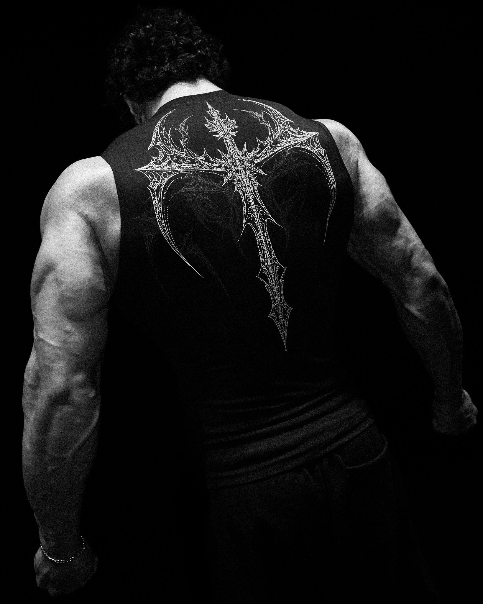 Void Tech™ Nightfall Cut-off Delt Compression [VOID BLACK]