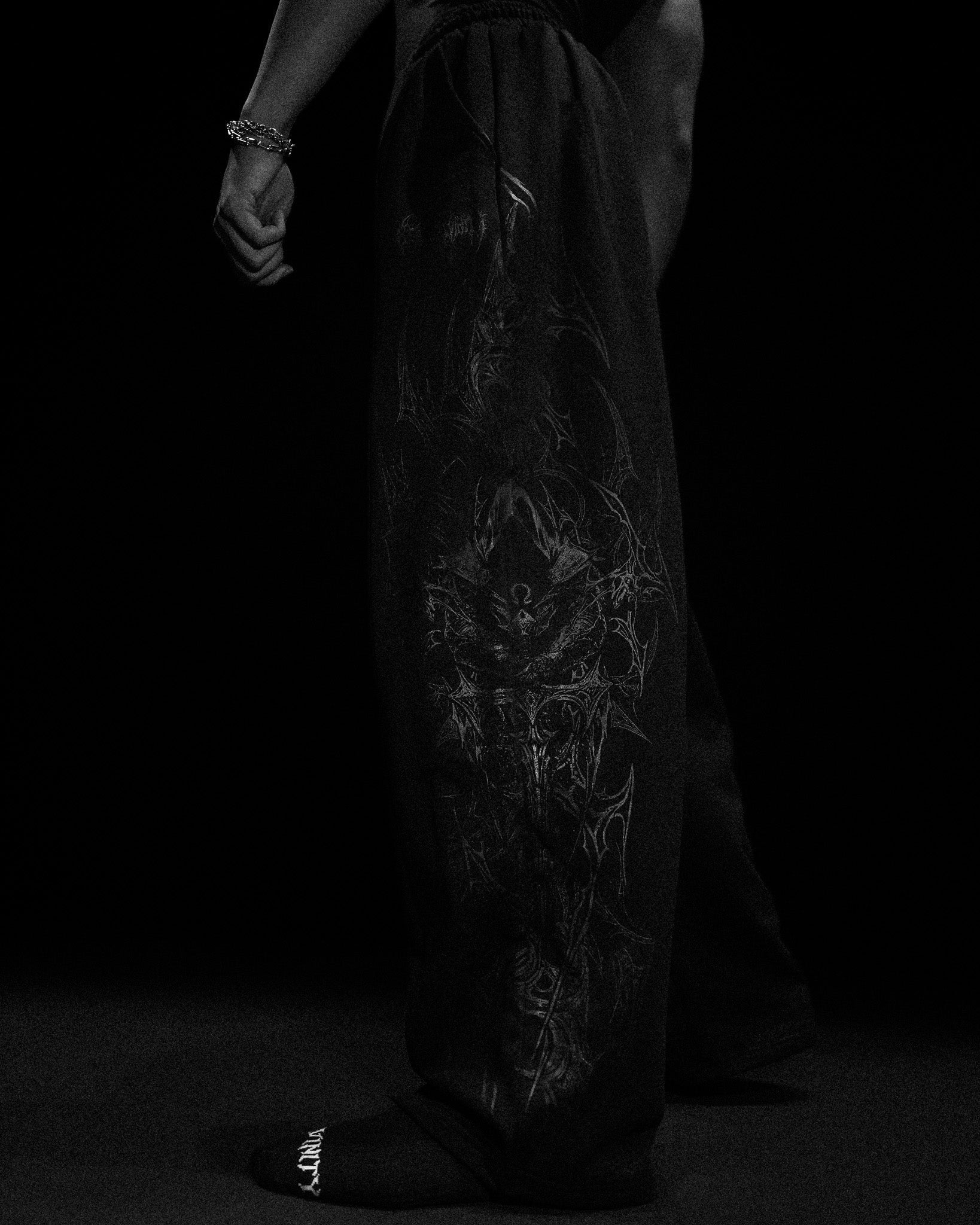 Banana Shape Deathkeeper Uncuffed sweatpants [DARKNESS]